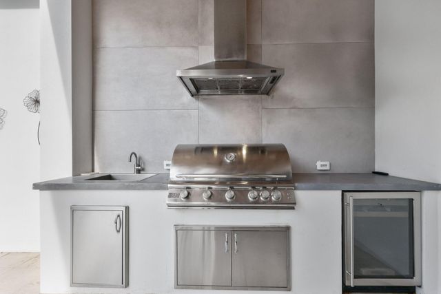 525 Whispering Pines Road, Boynton Beach, FL 33435