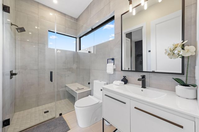 525 Whispering Pines Road, Boynton Beach, FL 33435