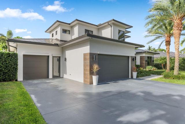 525 Whispering Pines Road, Boynton Beach, FL 33435