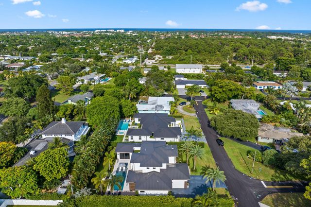 525 Whispering Pines Road, Boynton Beach, FL 33435