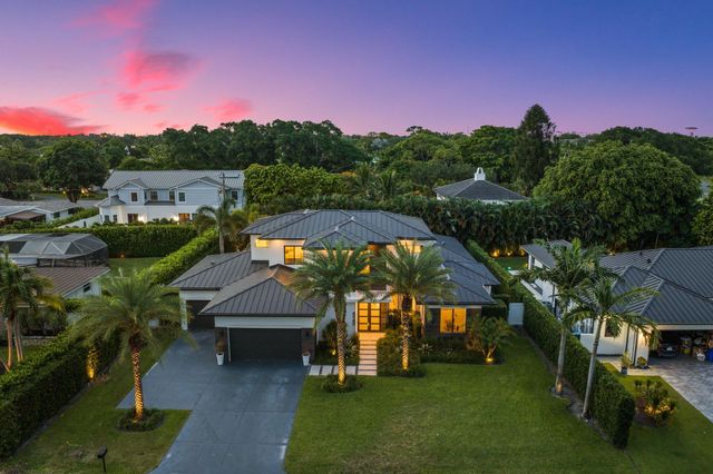 525 Whispering Pines Road, Boynton Beach, FL 33435