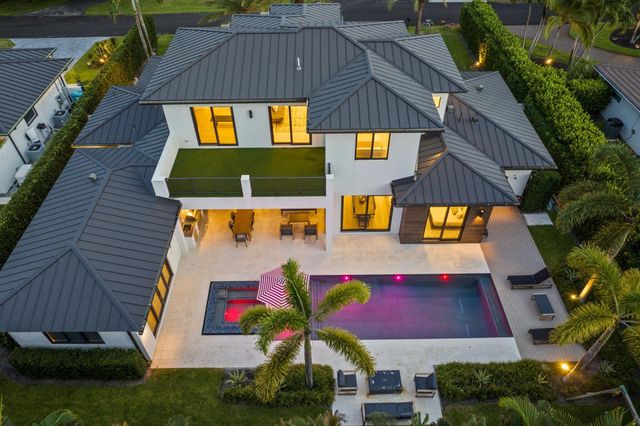 525 Whispering Pines Road, Boynton Beach, FL 33435