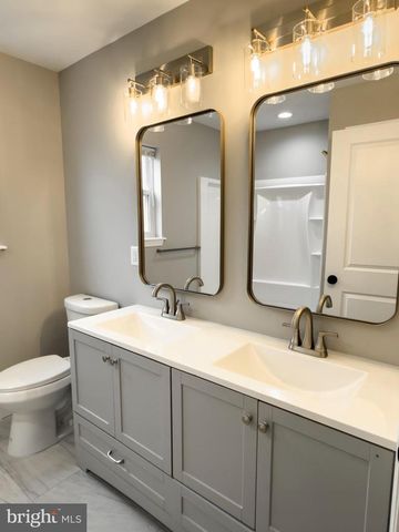 702 DELAWARE AVE, Riverside, NJ 08075