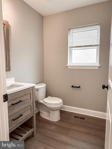 702 DELAWARE AVE, Riverside, NJ 08075