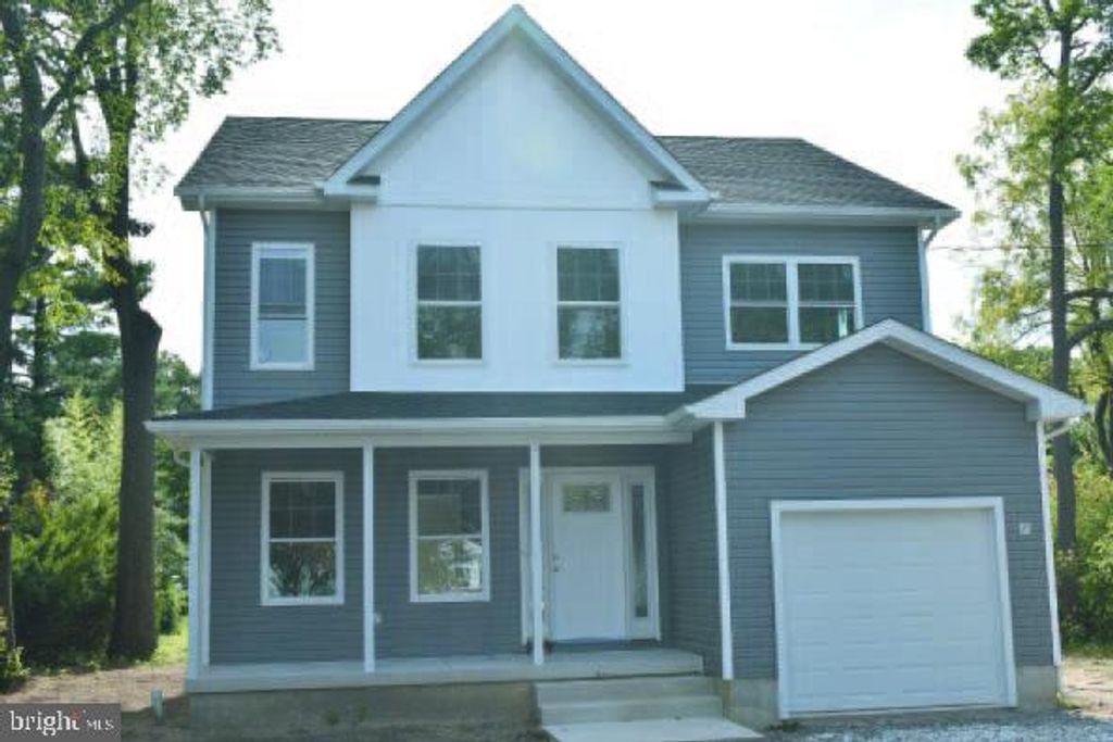 702 DELAWARE AVE, Riverside, NJ 08075