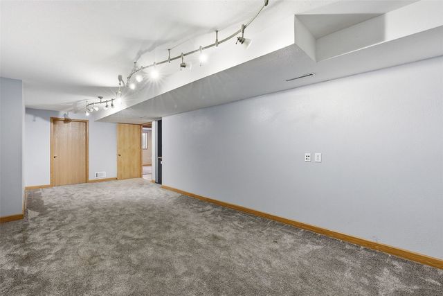 4070 Pinehurst Drive, Marion, IA 52302