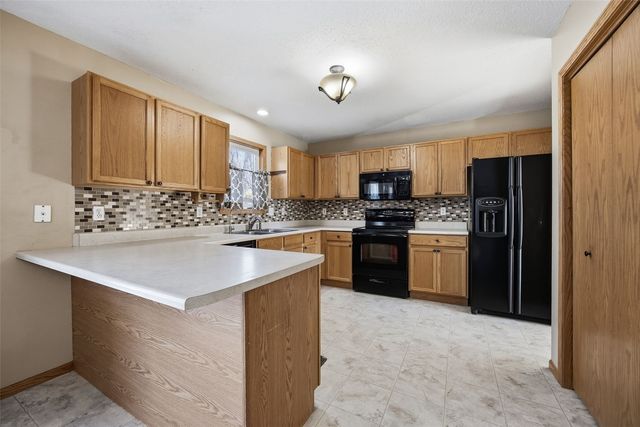 4070 Pinehurst Drive, Marion, IA 52302