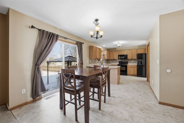 4070 Pinehurst Drive, Marion, IA 52302