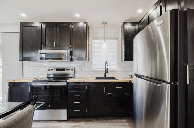 11296 OLIVE CIRCLE, Punta Gorda, FL 33955