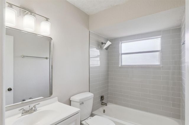 2853 SANFORD AVENUE, Sanford, FL 32773