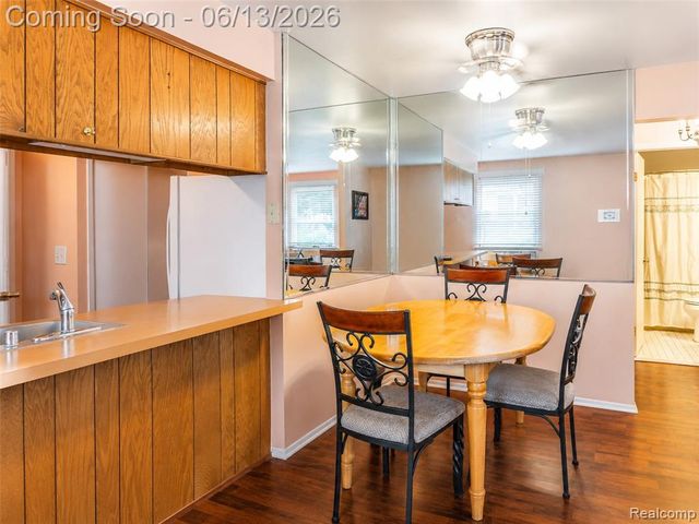 1442 Mariner Drive, Walled Lake, MI 48390