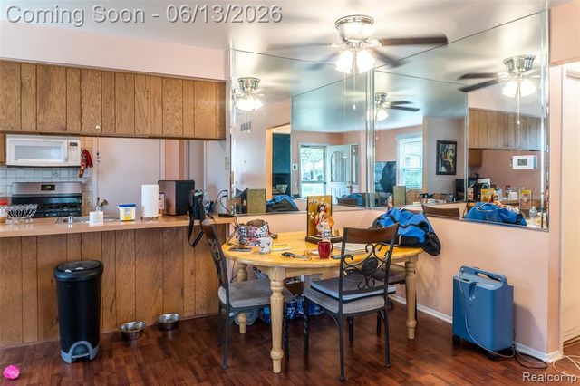 1442 Mariner Drive, Walled Lake, MI 48390