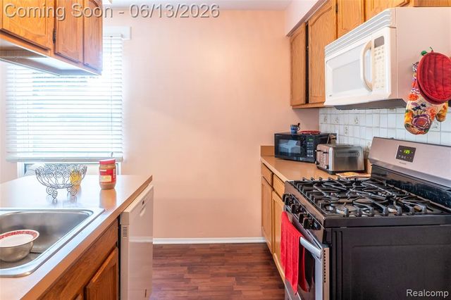1442 Mariner Drive, Walled Lake, MI 48390
