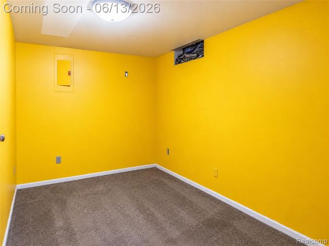 1442 Mariner Drive, Walled Lake, MI 48390
