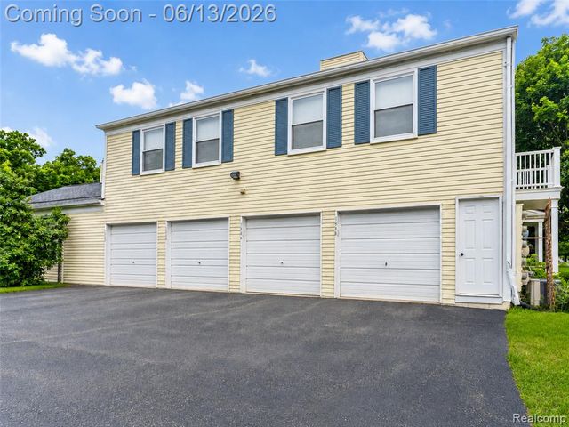 1442 Mariner Drive, Walled Lake, MI 48390