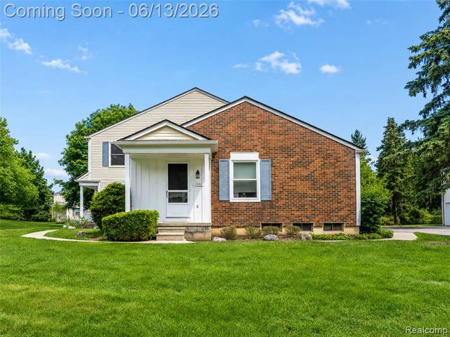 1442 Mariner Drive, Walled Lake, MI 48390