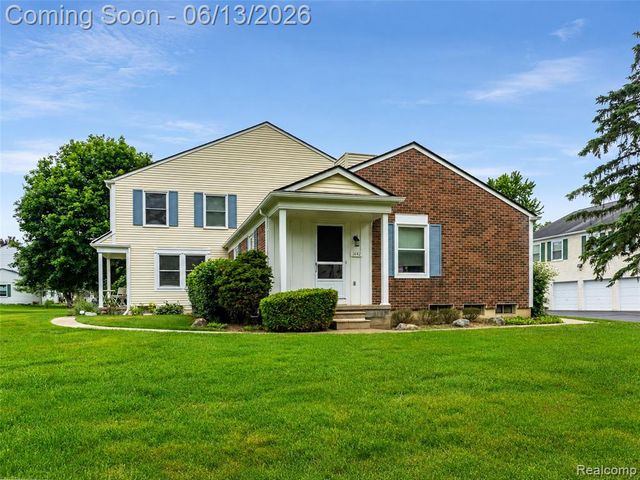 1442 Mariner Drive, Walled Lake, MI 48390