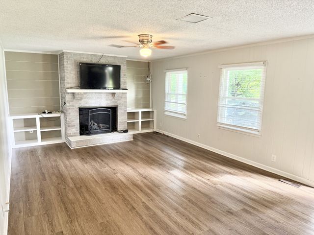 1387 Old Clarksville Pike, Pleasant View, TN 37146