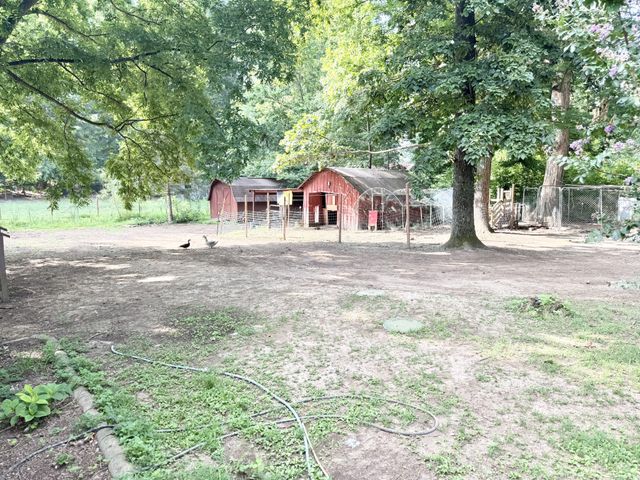 1387 Old Clarksville Pike, Pleasant View, TN 37146