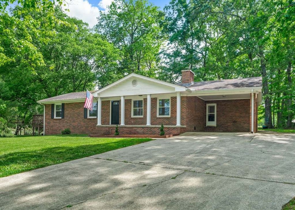 1387 Old Clarksville Pike, Pleasant View, TN 37146
