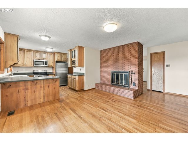 1690 Nw 1ST St, Gresham, OR 97030