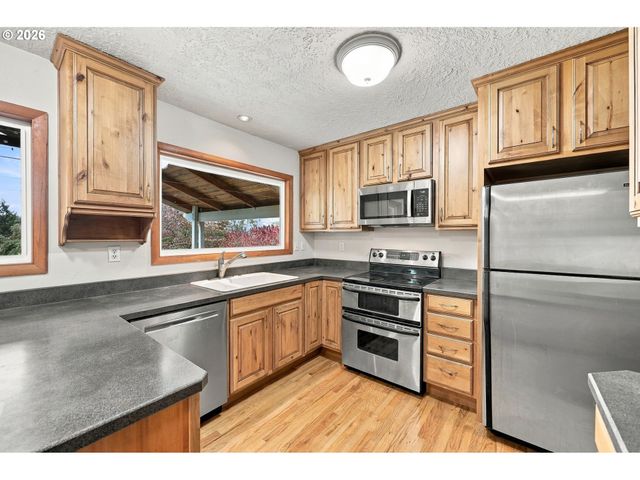 1690 Nw 1ST St, Gresham, OR 97030