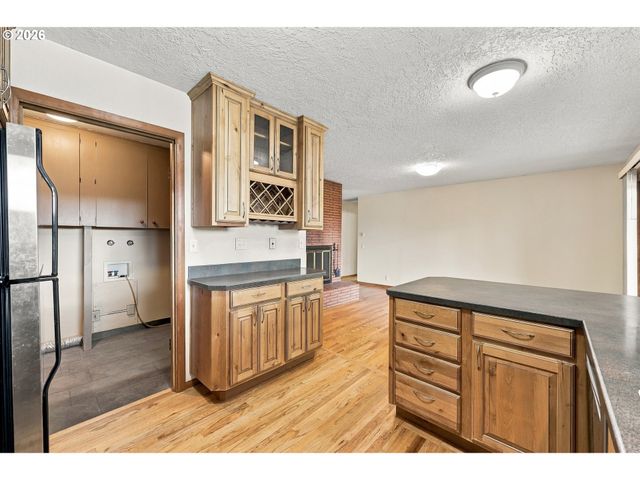 1690 Nw 1ST St, Gresham, OR 97030