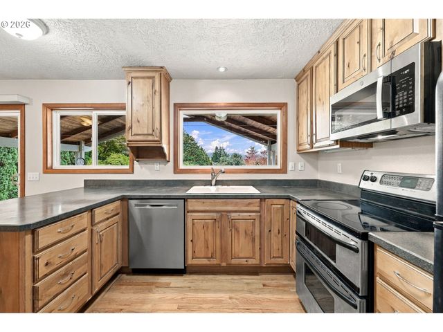 1690 Nw 1ST St, Gresham, OR 97030