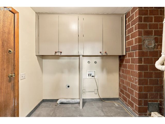 1690 Nw 1ST St, Gresham, OR 97030