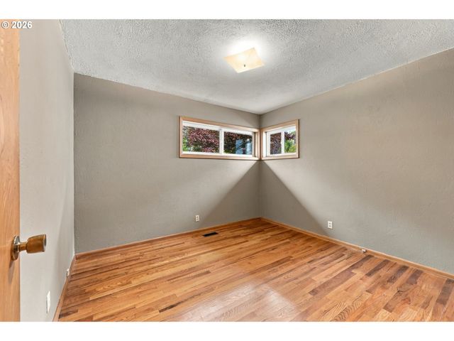 1690 Nw 1ST St, Gresham, OR 97030
