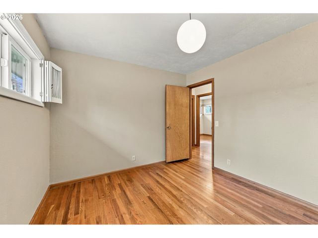 1690 Nw 1ST St, Gresham, OR 97030