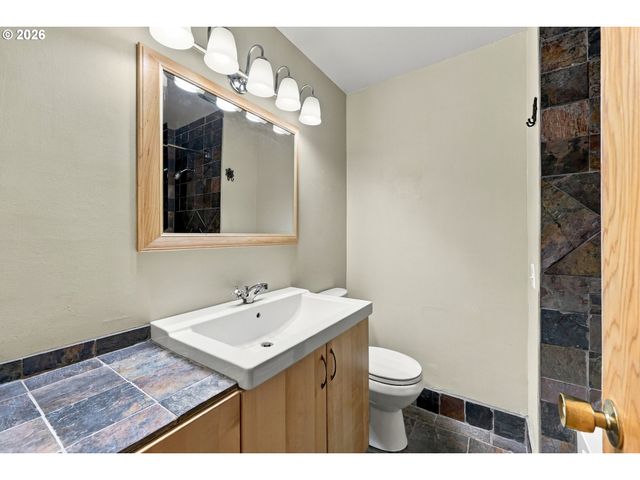 1690 Nw 1ST St, Gresham, OR 97030