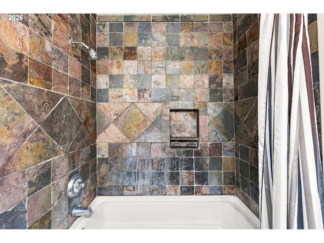 1690 Nw 1ST St, Gresham, OR 97030
