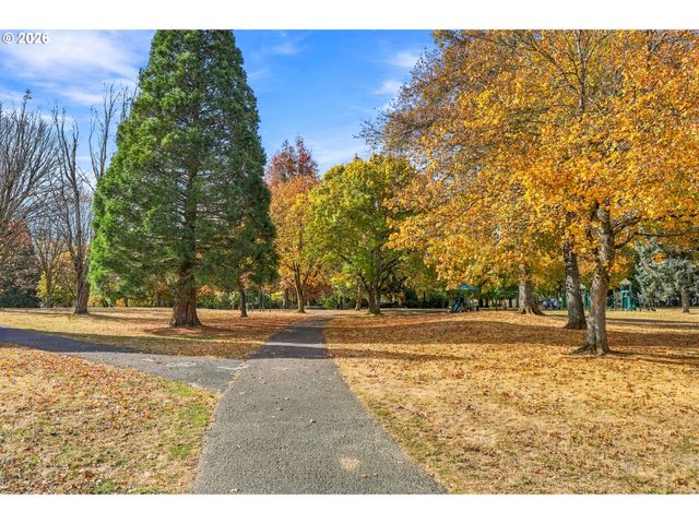 1690 Nw 1ST St, Gresham, OR 97030