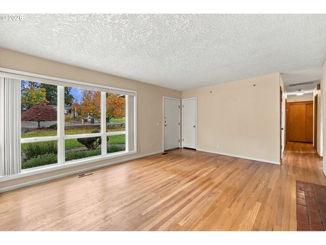 1690 Nw 1ST St, Gresham, OR 97030