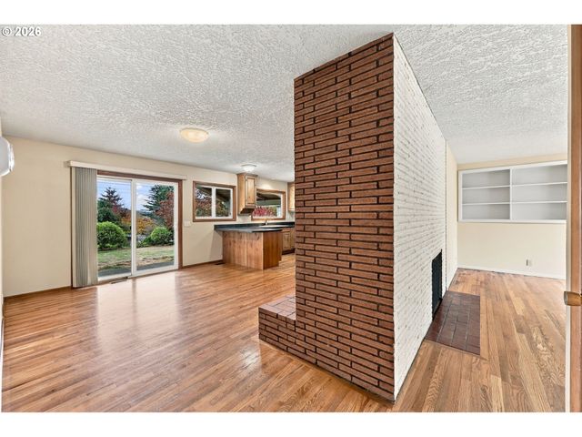 1690 Nw 1ST St, Gresham, OR 97030