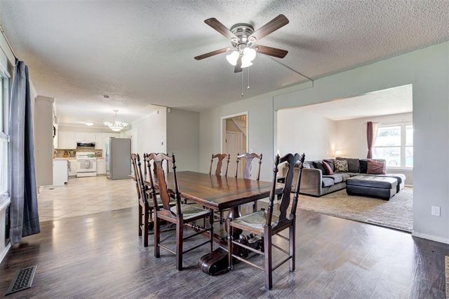 4225 Clendon Way, Del City, OK 73115