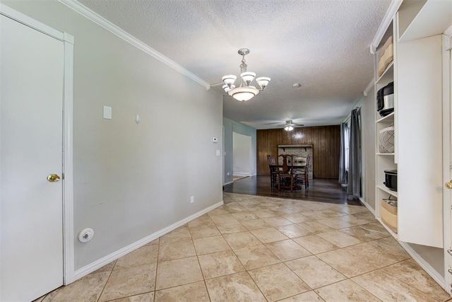 4225 Clendon Way, Del City, OK 73115