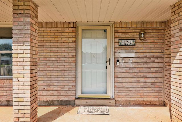 4225 Clendon Way, Del City, OK 73115