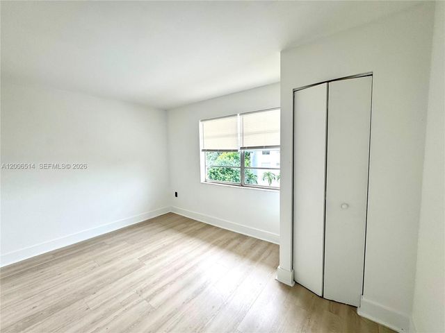 12215 W Dixie Hwy 304, North Miami, FL 33161