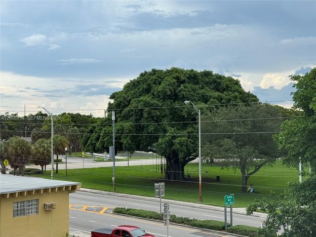 12215 W Dixie Hwy 304, North Miami, FL 33161