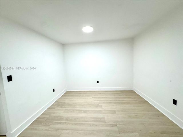 12215 W Dixie Hwy 304, North Miami, FL 33161