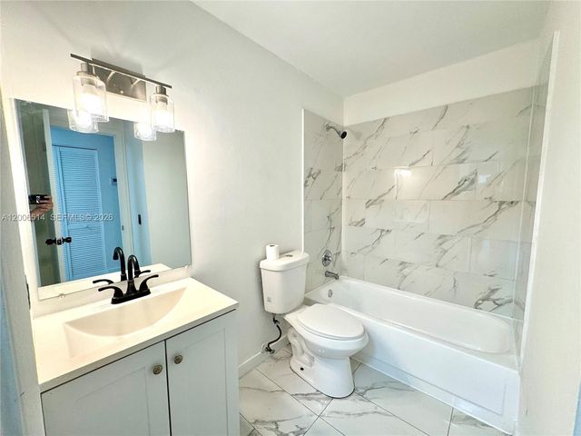 12215 W Dixie Hwy 304, North Miami, FL 33161