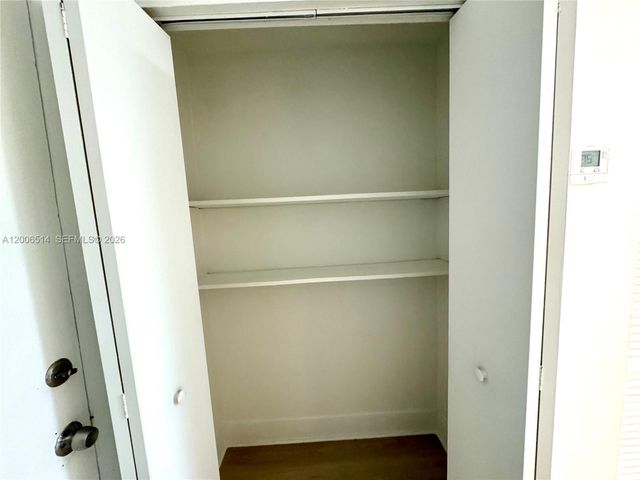 12215 W Dixie Hwy 304, North Miami, FL 33161