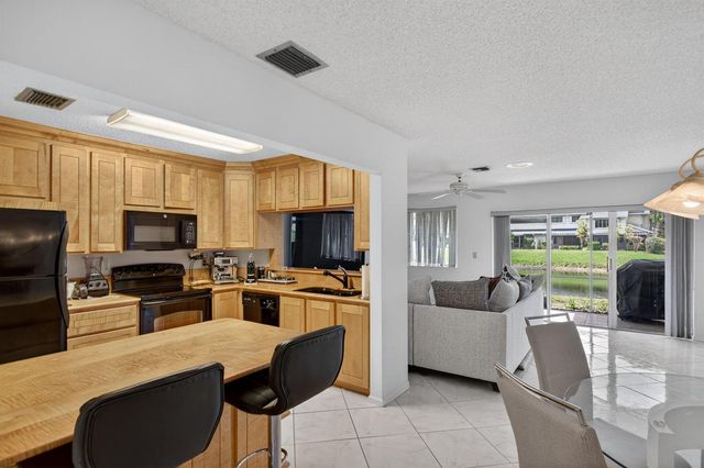 2274 Discovery Circle W 2274, Deerfield Beach, FL 33442