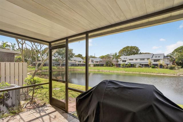 2274 Discovery Circle W 2274, Deerfield Beach, FL 33442