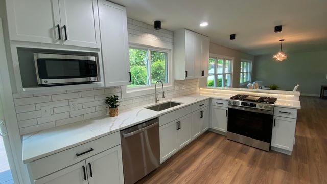 408 E Elizabeth Drive, Crown Point, IN 46307