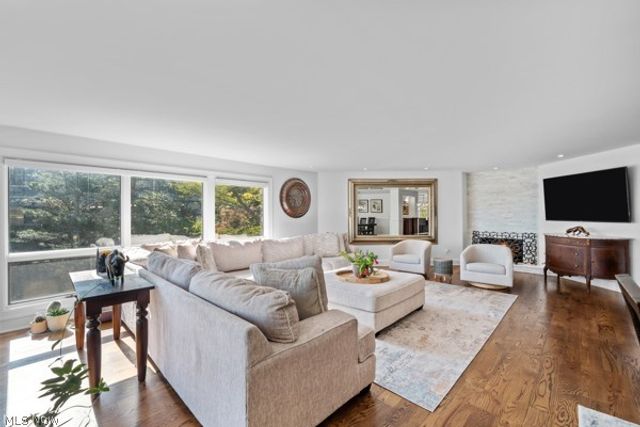 410 Darbys Run, Bay Village, OH 44140