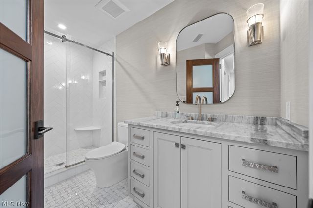 410 Darbys Run, Bay Village, OH 44140