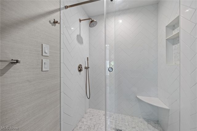 410 Darbys Run, Bay Village, OH 44140